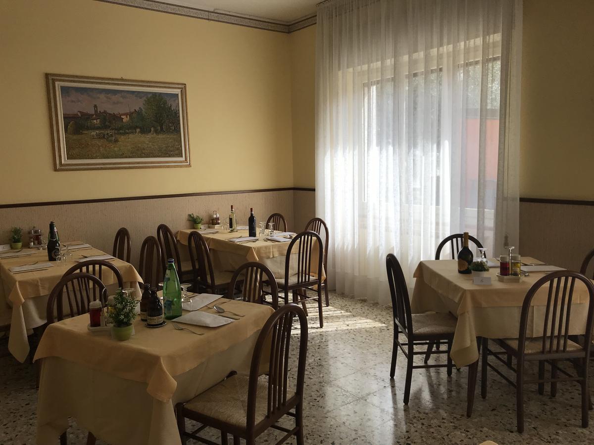 Albergo Meuble Olivi Toscolano Maderno Exteriör bild