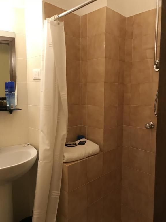Albergo Meuble Olivi Toscolano Maderno Exteriör bild